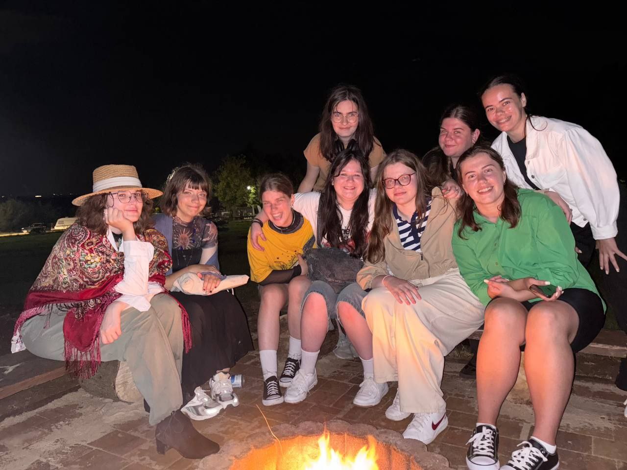 Прощальний вечір біля вогнища